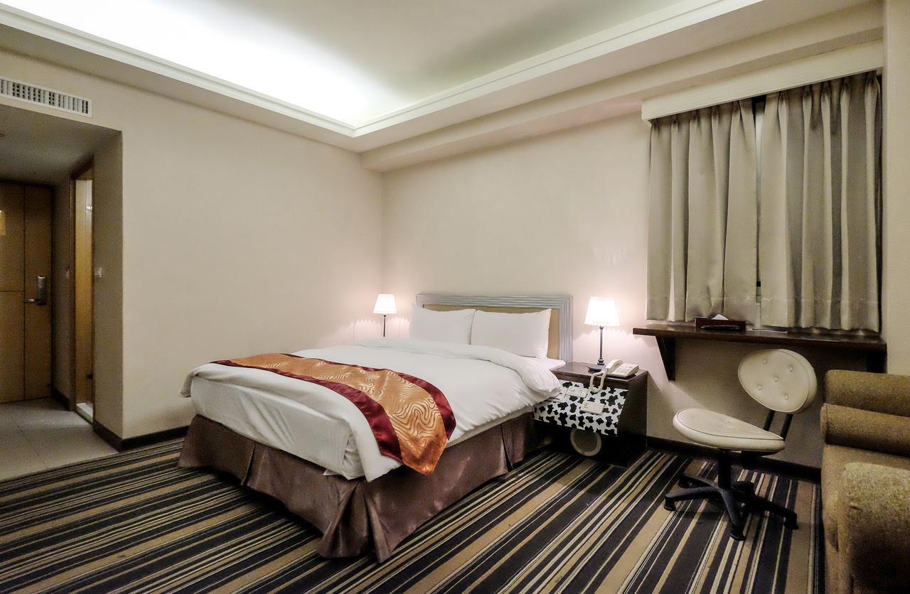 Country Garden Hotel Chiayi City Exterior photo