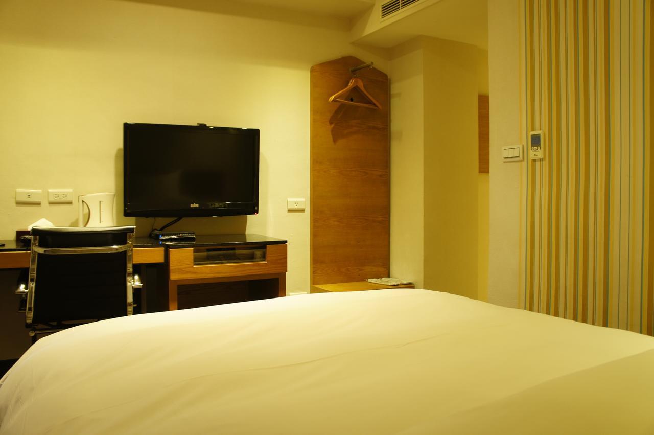 Country Garden Hotel Chiayi City Exterior photo
