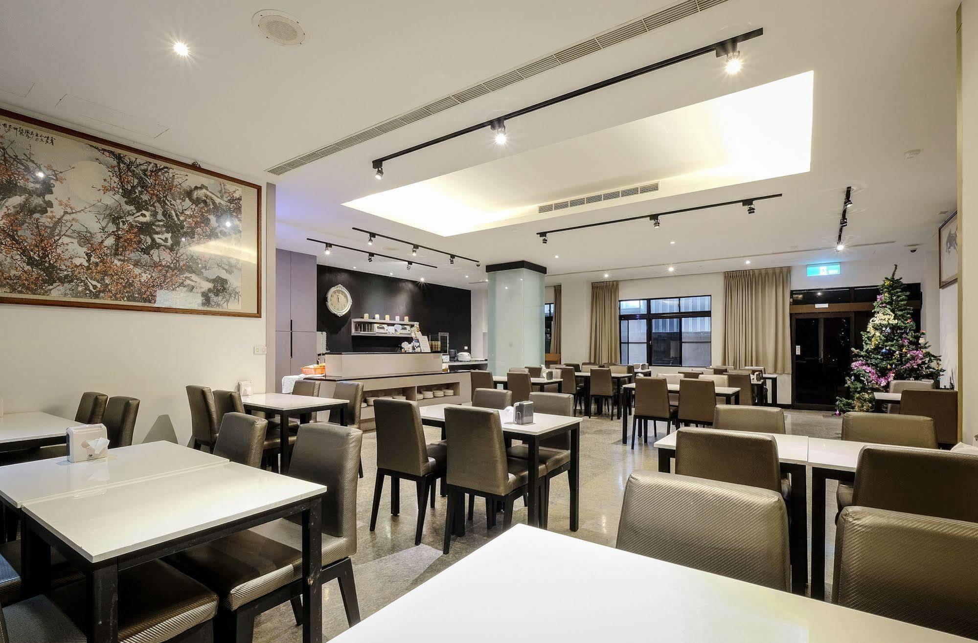 Country Garden Hotel Chiayi City Exterior photo