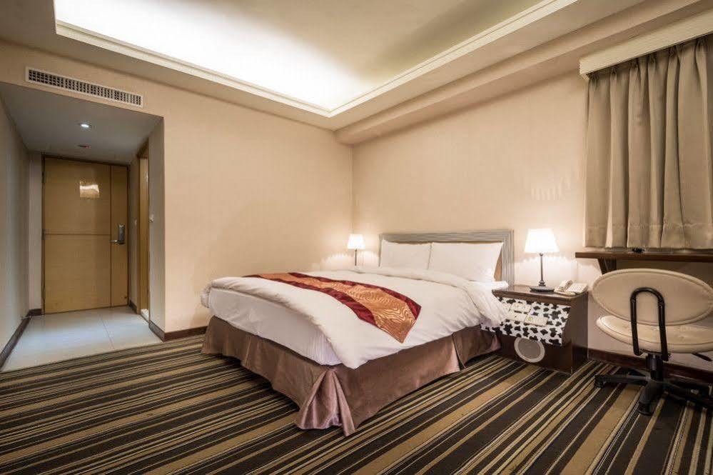Country Garden Hotel Chiayi City Exterior photo