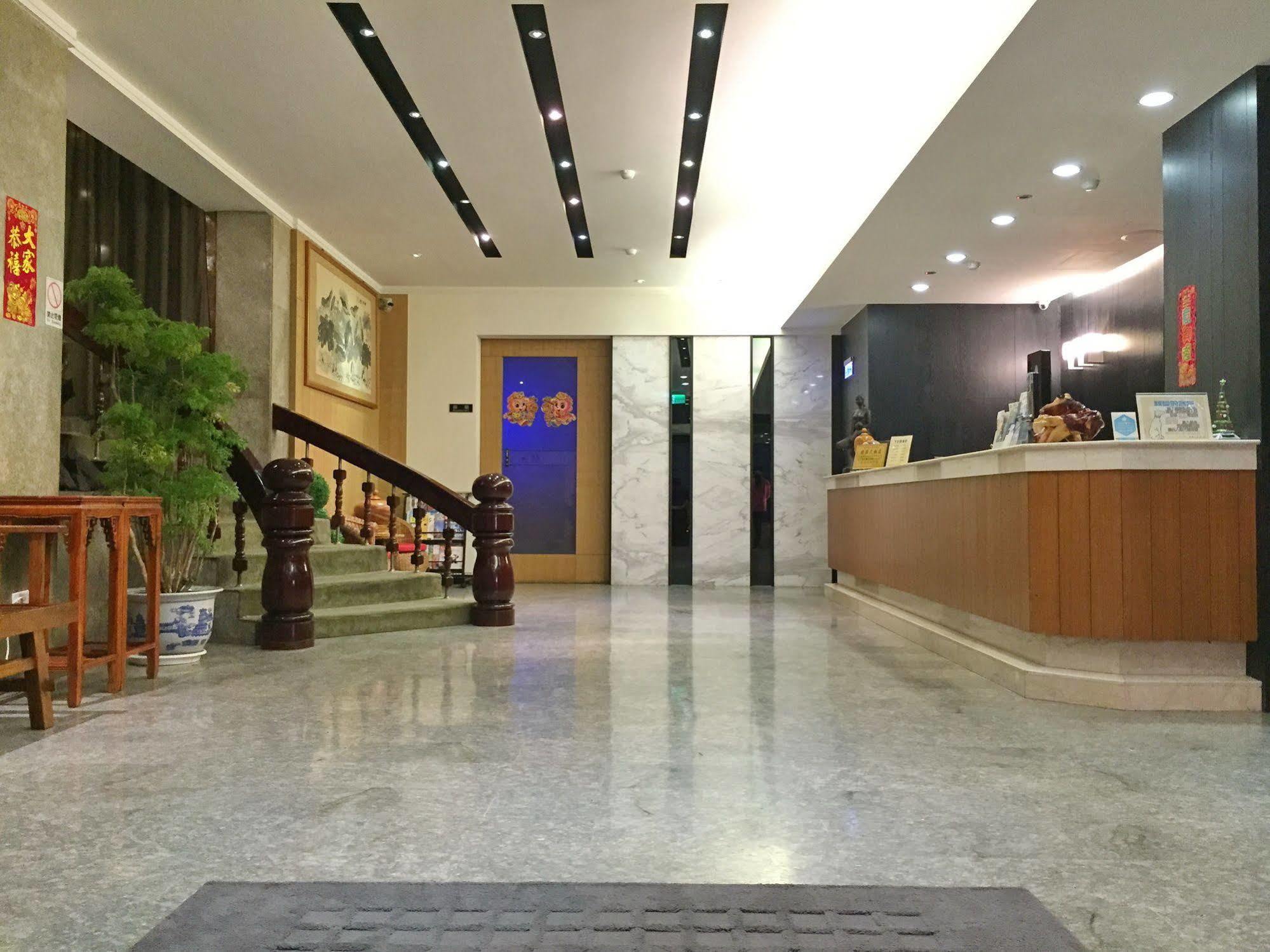 Country Garden Hotel Chiayi City Exterior photo