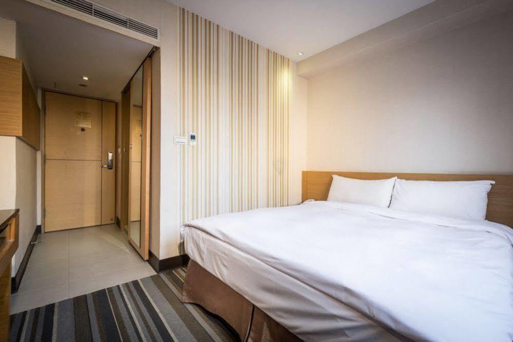 Country Garden Hotel Chiayi City Exterior photo