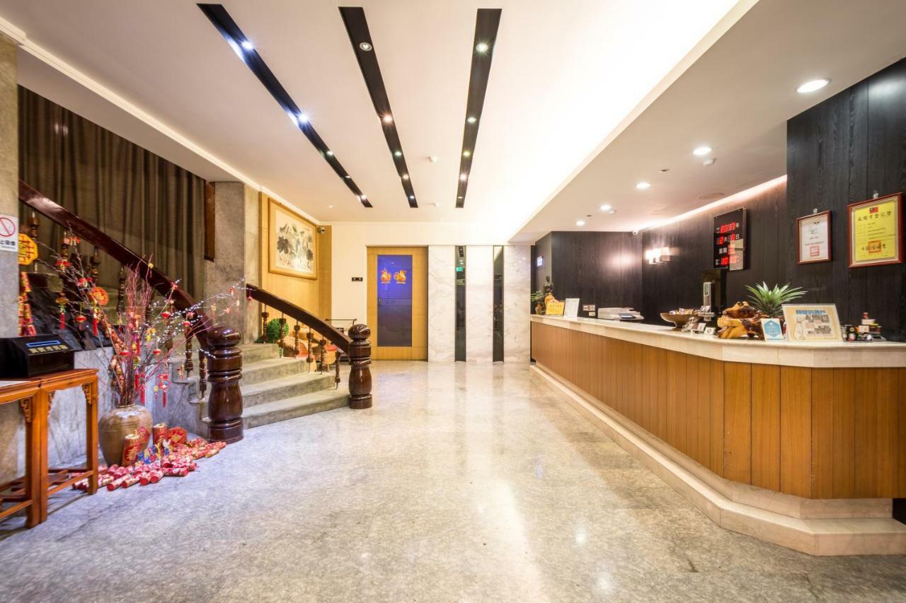 Country Garden Hotel Chiayi City Exterior photo